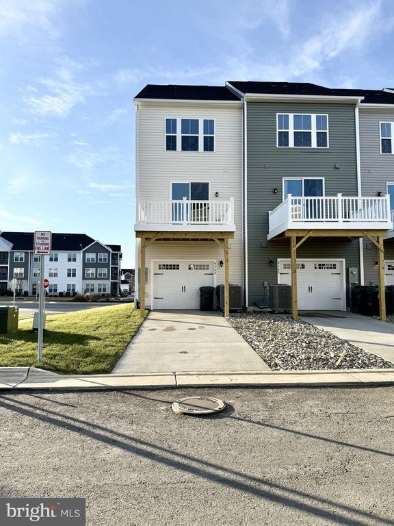 Building Photo - 9366 Tanfield Dr