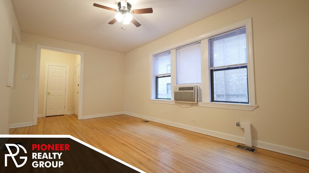 Building Photo - 3732 N Pine Grove Ave