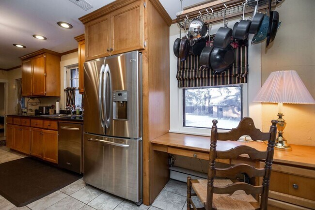 Building Photo - 2 Bedroom + Office, 3 Bath in Old Town Fort Collins