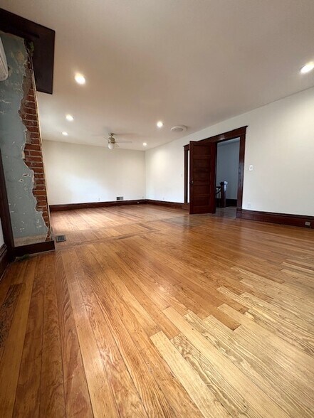 Building Photo - 3919 Clark Ave