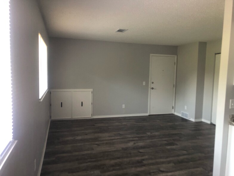 Building Photo - 4933 Jersey Ridge Rd