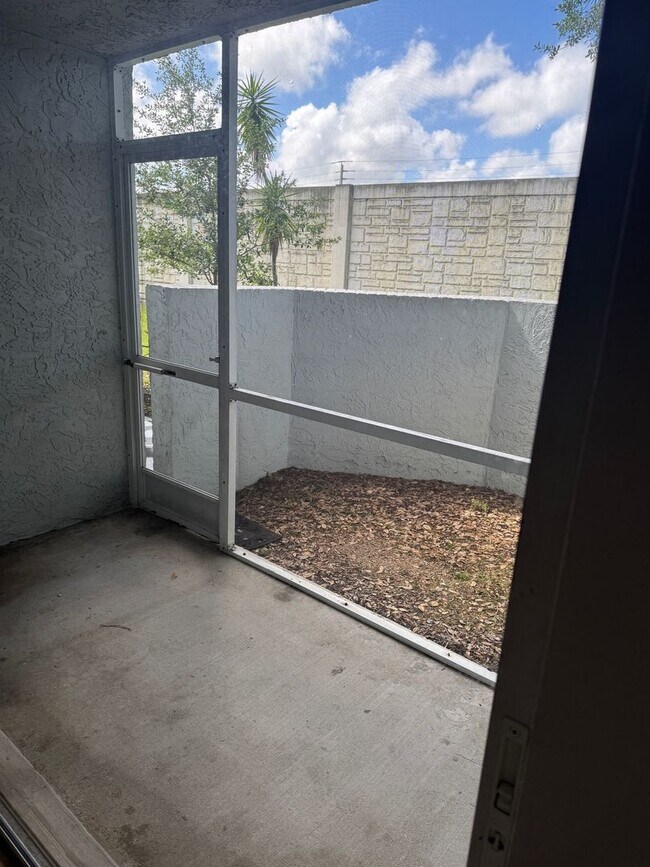 Building Photo - Great rent and a great community