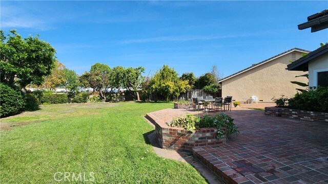 Building Photo - 23 Blazing Star