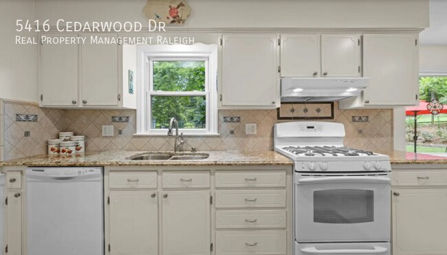 Building Photo - 5416 Cedarwood Dr