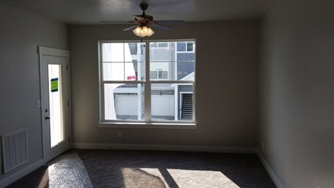 Building Photo - CONDO FOR RENT IN LEHI! 3 BED/2 BATH