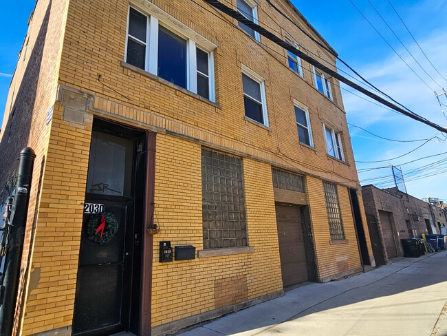 Building Photo - 2028 W 35th St