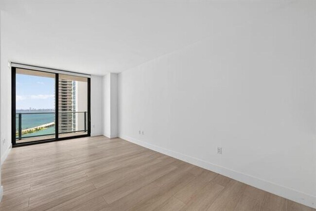 Building Photo - 501 NE 31st St