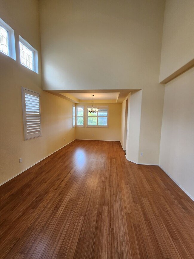 Building Photo - Scripps Ranch View Lot - 3 Bedroom 2.5 Bat...