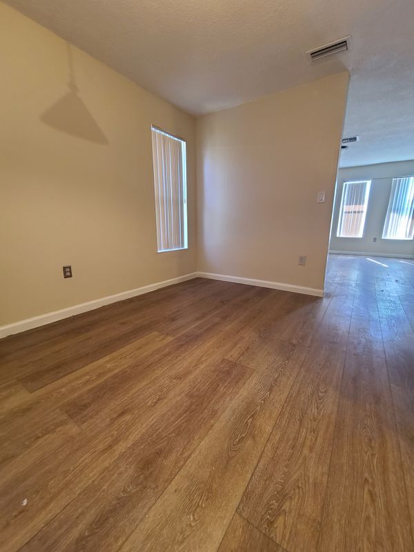 Building Photo - 1712 SW 40th Terrace