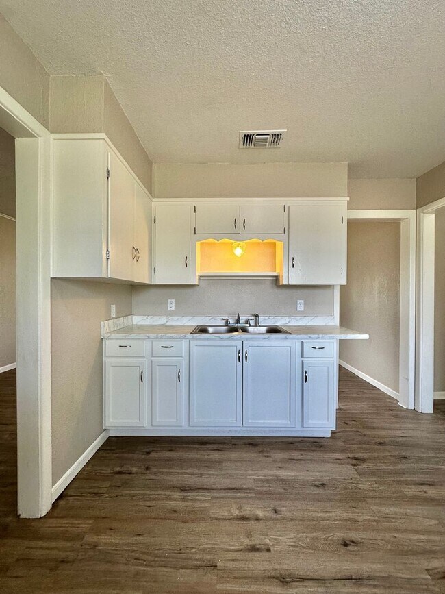 Building Photo - Coming Soon - 3 Bedroom Home Near Bradford...