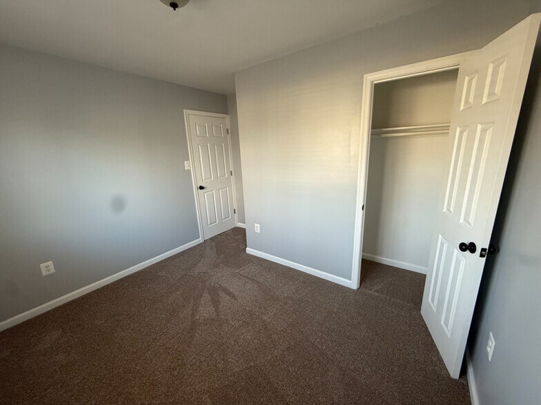 Building Photo - 5303 Stockton Ct