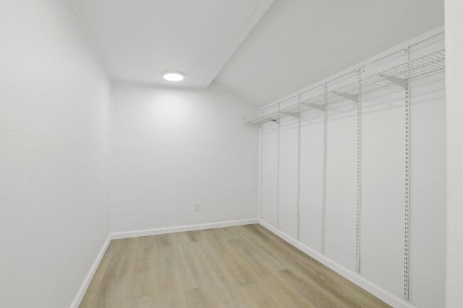 Building Photo - Beautifully Rehabbed Costa Mesa SFH with Large Yard