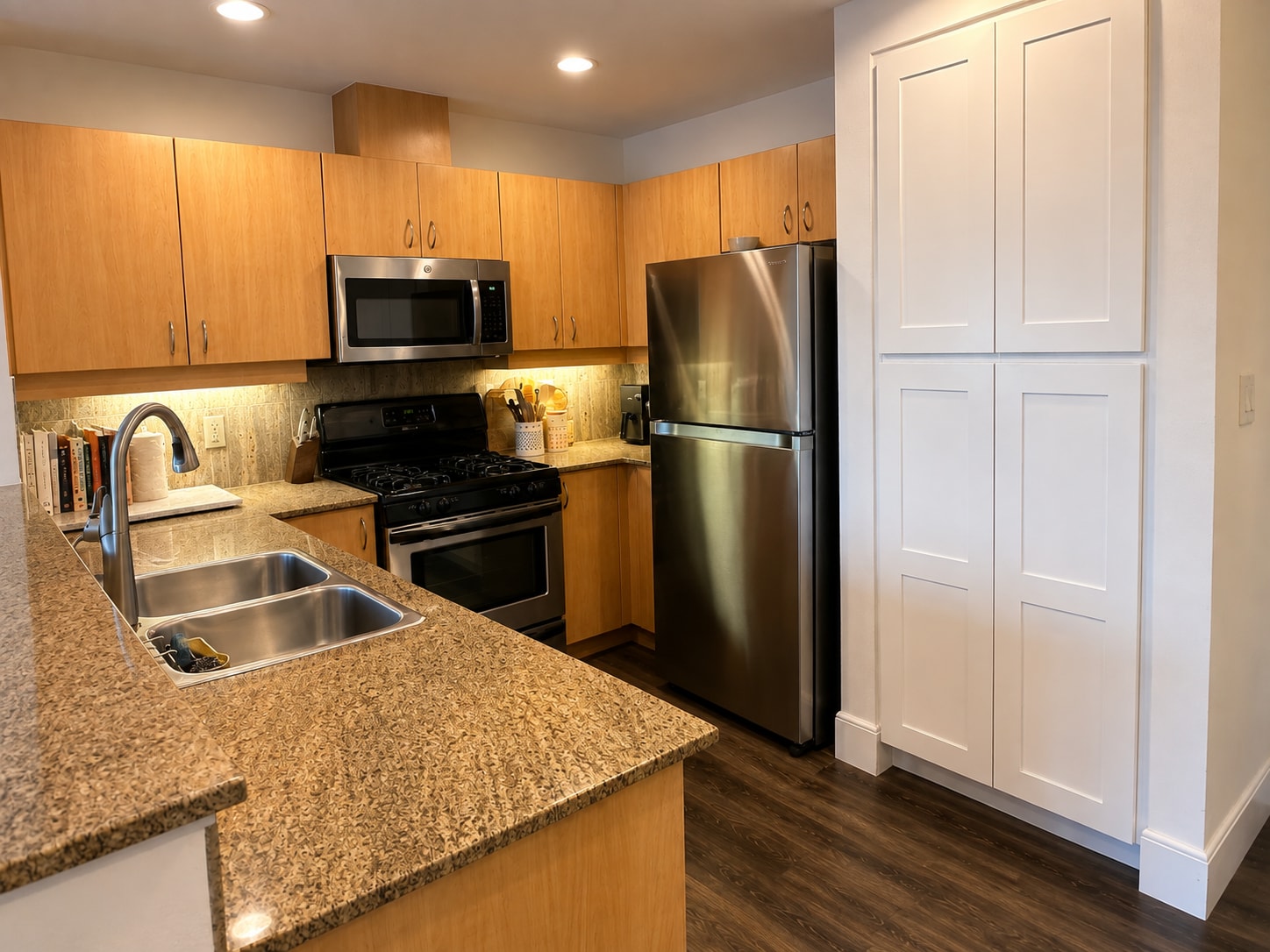 Kitchen - 300 W Beech St