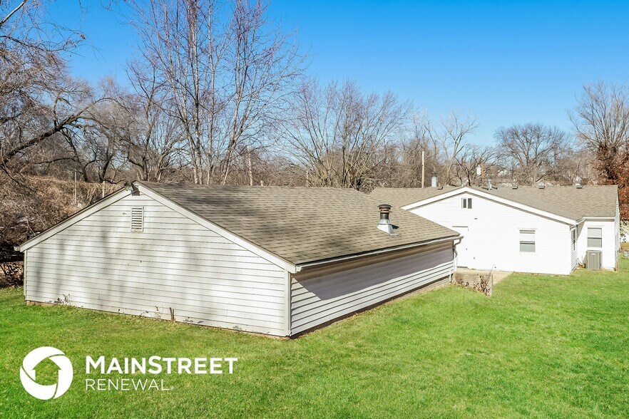 Building Photo - 2403 NE Pursell Rd