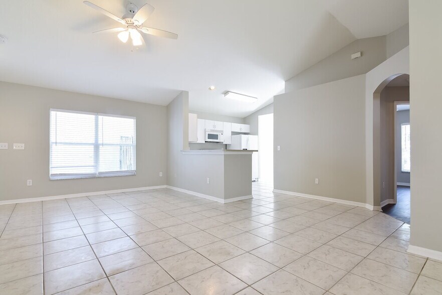 Building Photo - 5611 Tanagergrove Way