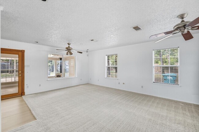 Building Photo - 5702 Teasley Ln