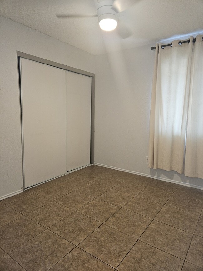 Building Photo - 3 bed 2 bath Townhome in Tempe