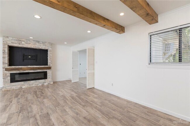 Building Photo - 21 Orchid Ave