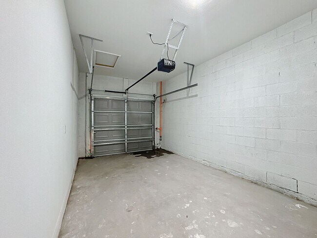 Building Photo - Townhouse For Lease in Saint Cloud