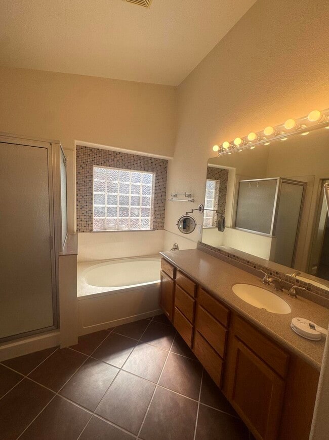 Building Photo - 6012 Sipapu Ave NW