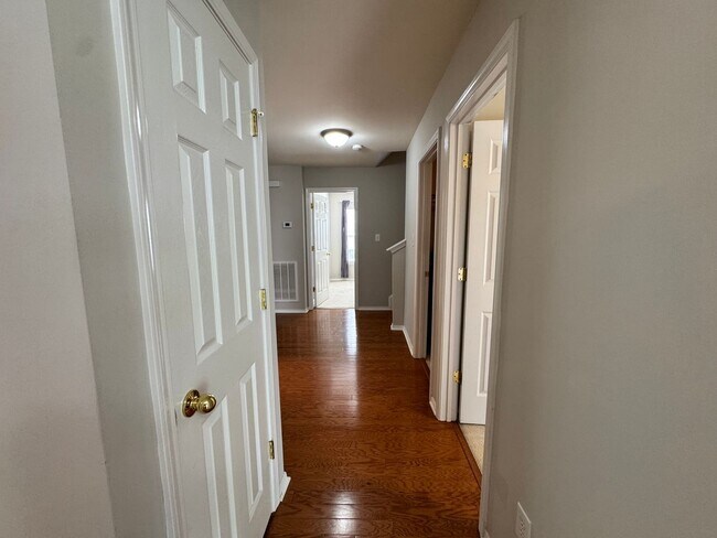 Building Photo - 5337 Thunderidge Drive