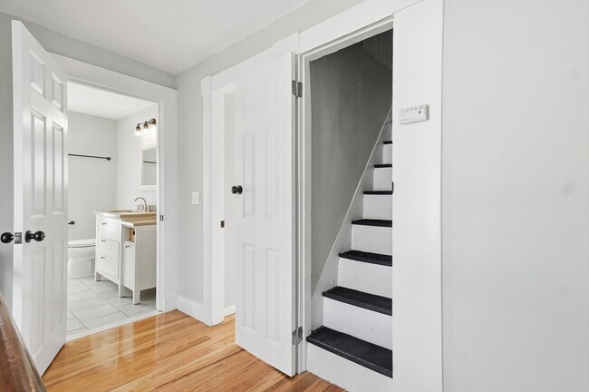 Building Photo - 116 Coburn St