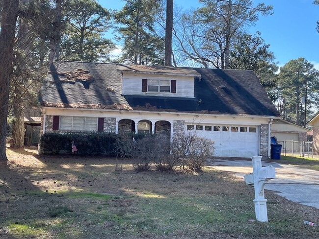Building Photo - Beautiful 4 Bedroom Southern Hills Home