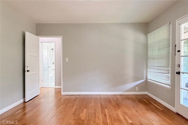 Building Photo - 1505 N Rosewood Ave