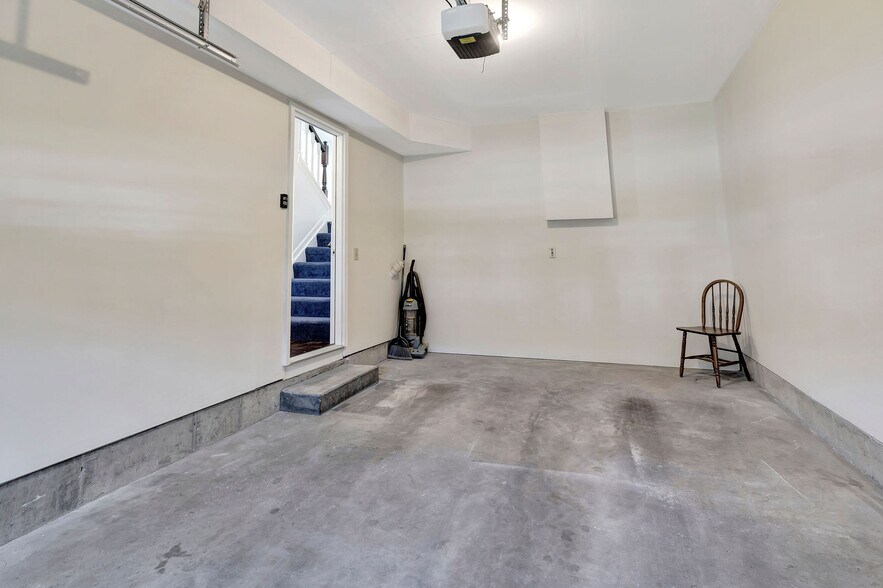 Building Photo - 206 Glenwood Ave