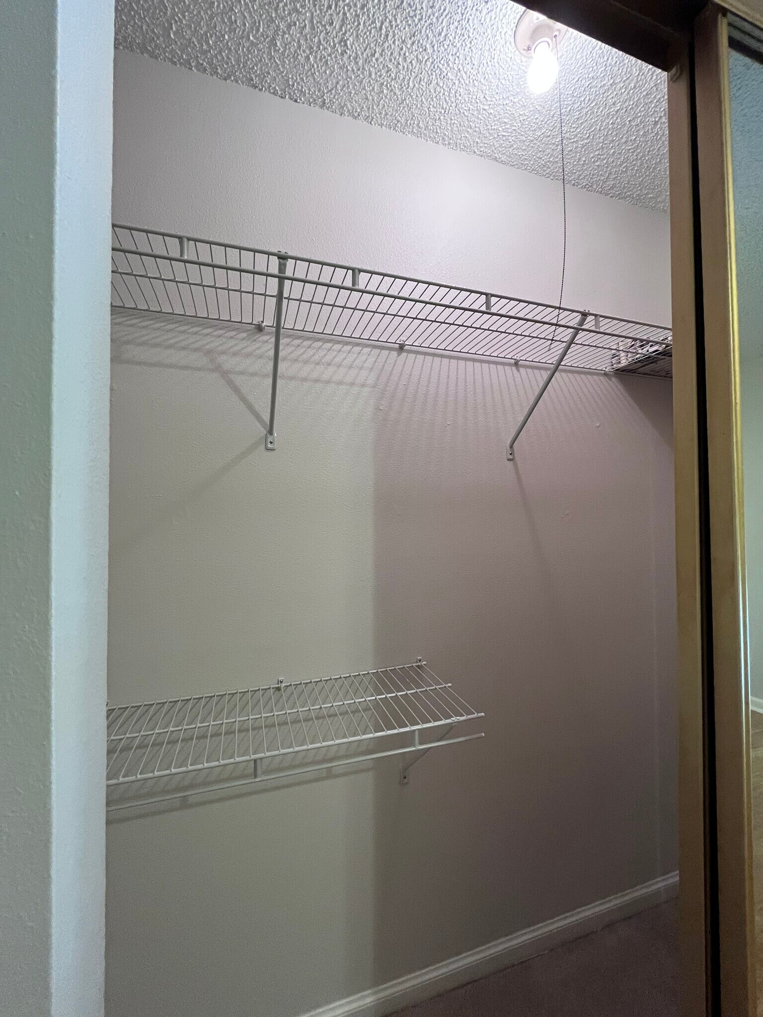 Building Photo - 402 Longwood Ct