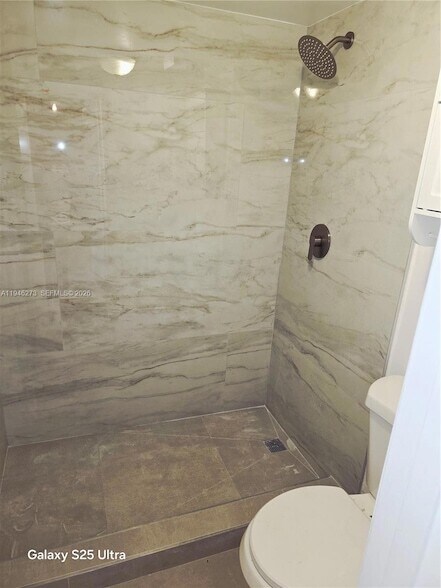 Building Photo - 20130 NE 3rd Ct