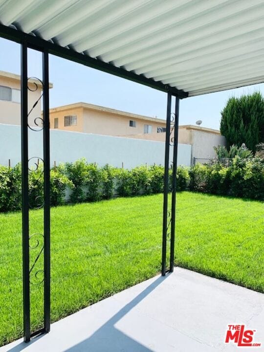 Building Photo - 5630 Vantage Ave