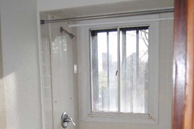 Bathroom - 708 W Bancroft St
