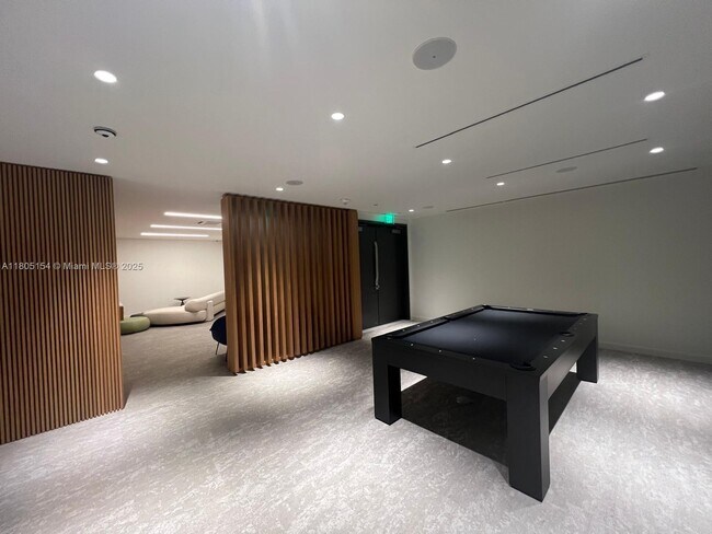 Building Photo - 300 Biscayne Blvd Way