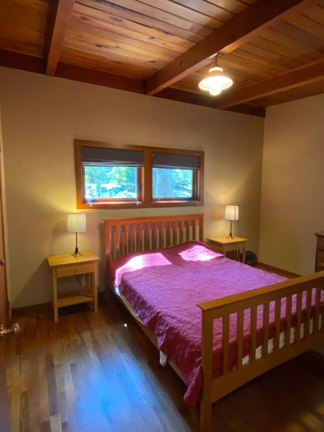 Building Photo - ALL UTILITIES INCLUDED! ~ 3 Bedroom 1 Bath