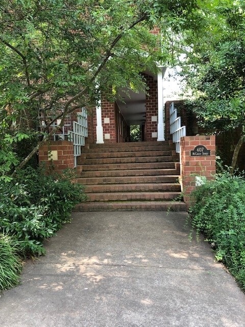 Building Photo - 407 McCauley St