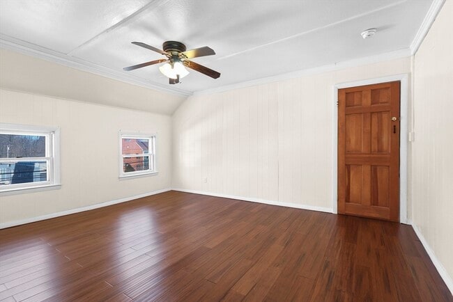 Building Photo - 119 Bank St