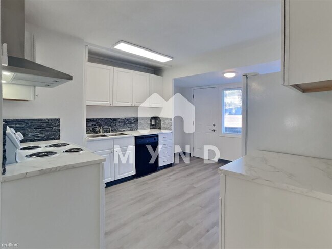 Building Photo - 2 br, 1 bath House - 7203 SE Harmony Dr