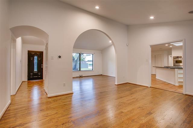 Building Photo - 5815 Walnut Hill Ln