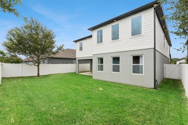Building Photo - 756 Steerview St