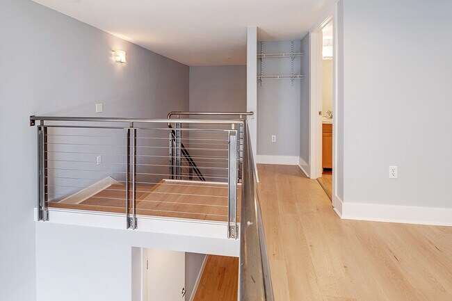 Building Photo - 68 Harriet St