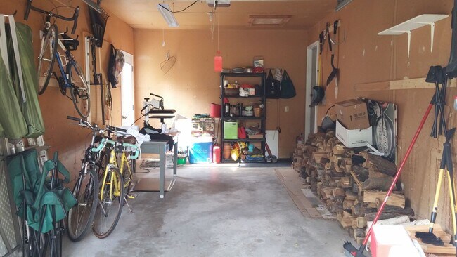 Building Photo - 5304 Manitowoc Pkwy