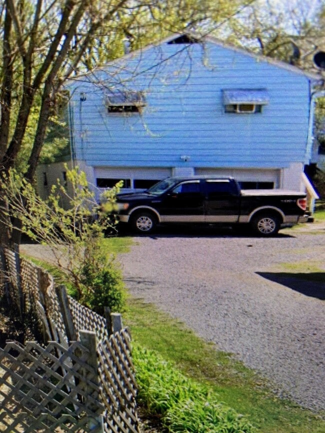 Primary Photo - 92 Western Ave