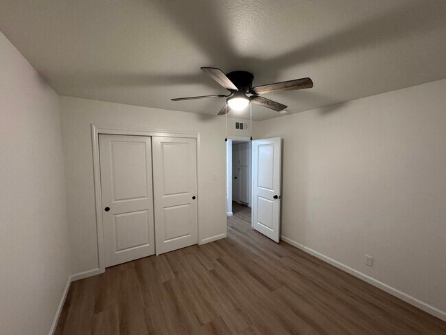 Building Photo - 2118 N Glenn Ave