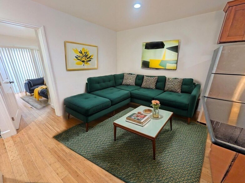 Primary Photo - 1010 Wilton Pl
