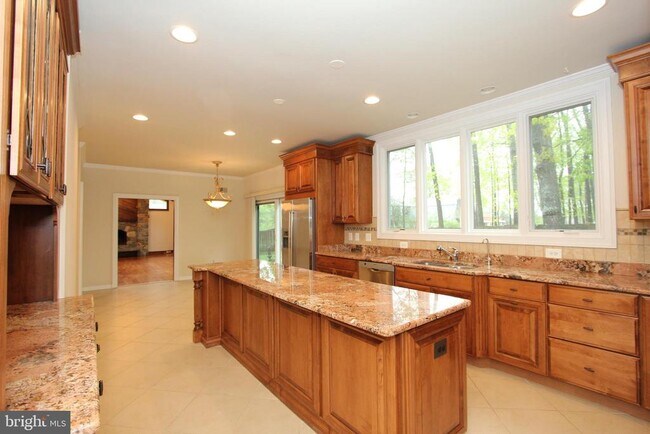 Building Photo - 10208 Sorrel Ave