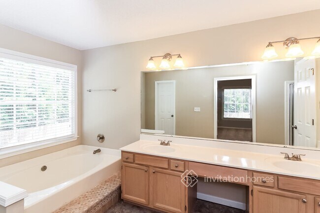 Building Photo - 1074 Wenham Ln