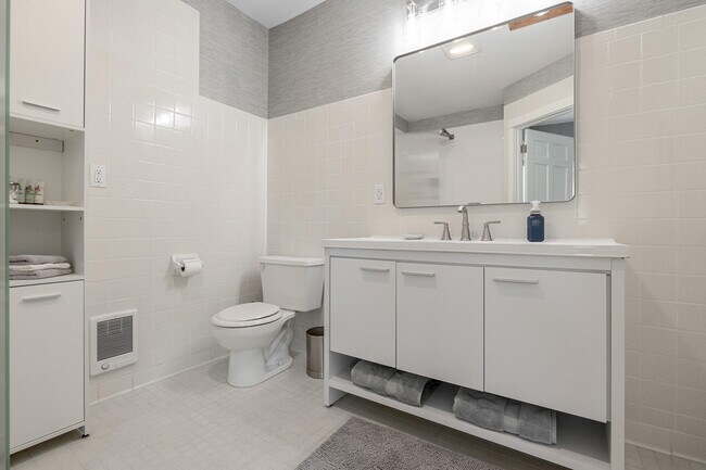 Building Photo - 4705 Highland Park Dr