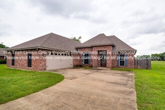 Building Photo - 5228 Bluebird Ln