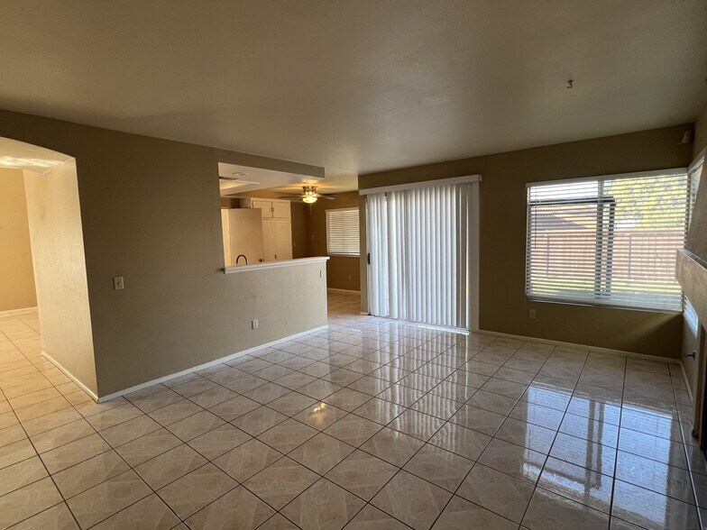 Building Photo - 10484 Agate Ave